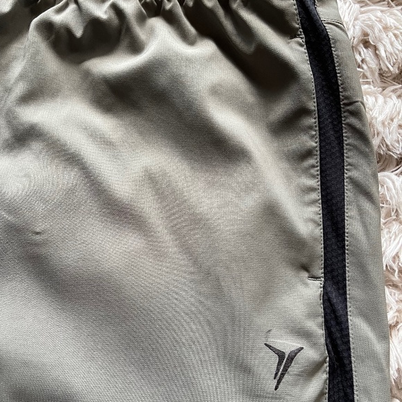 Old Navy Men's Joggers Size L Color Olive green with black stripes on both sides - Picture 4 of 9